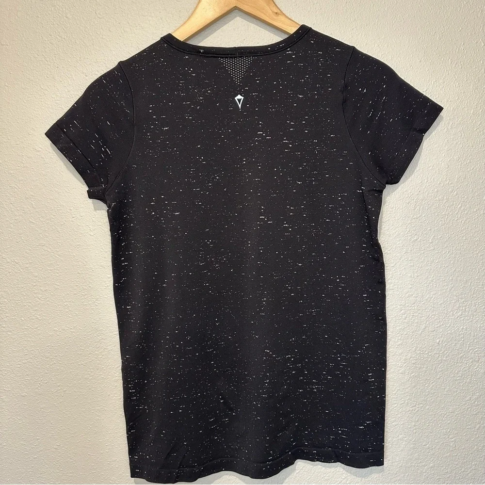 Ivivva by Lululemon Girls Black Speckled Short Sleeve Tee